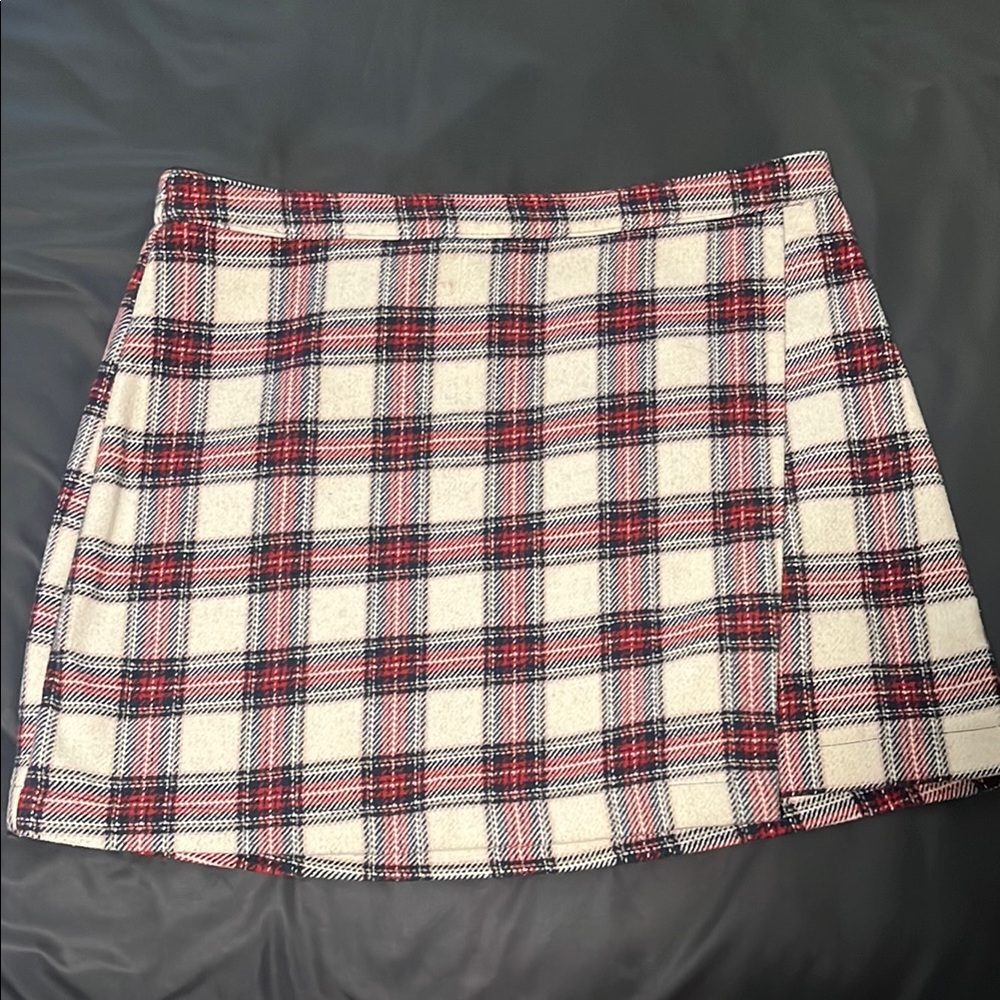 Abercrombie & Fitch Red and White A-Line Mini Skirt